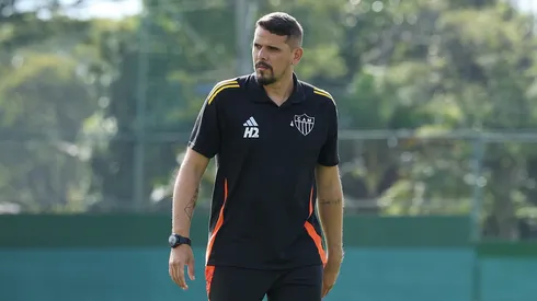 Adriano Gutierrez foi desligado do comando das Vingadoras - Foto: Daniela Veiga / Atlético