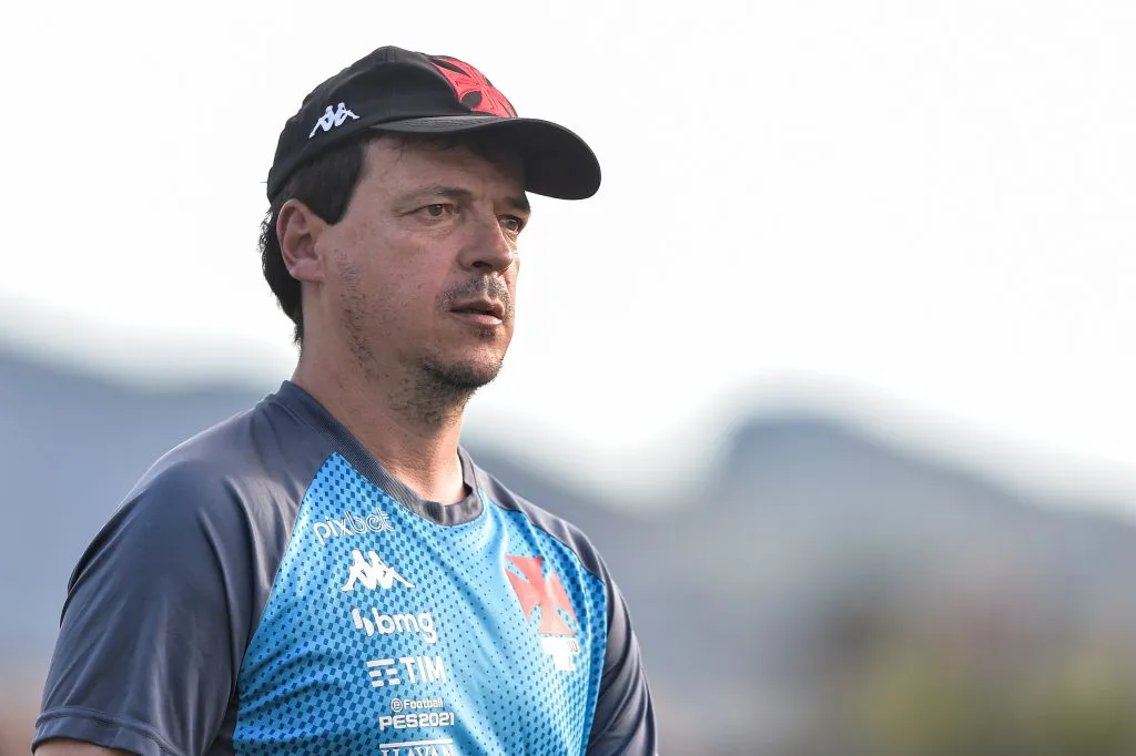 Fernando Diniz pode voltar ao Vasco – Foto: Thiago Ribeiro/AGIF