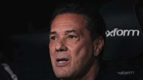 Vanderlei Luxemburgo criticou Filipe Luís no Flamengo.