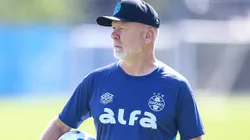 Mano Menezes em treino no CT Luiz Carvalho
