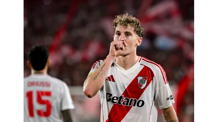 BUENOS AIRES, ARGENTINA - MAY 4: Facundo Colidio of River Plate celebrates after scoring the team's second goal during a Torneo Apertura Betano 2025 Group B match between River Plate and Velez Sarsfield at Estadio Mas Monumental Antonio Vespucio Liberti on May 4, 2025 in Buenos Aires, Argentina. (Photo by Marcelo Endelli/Getty Images)