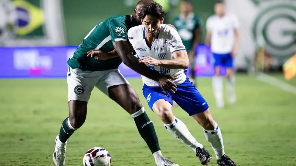 JP em ação pelo Avaí na Série B – Foto: Isabela Azine/AGIF