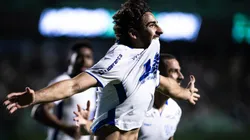 Emprestado pelo Vasco, JP marcou pelo Avaí contra o Goiás - Foto: Isabela Azine/AGIF