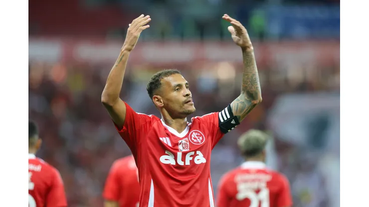 Alan Patrick foi relacionado por Roger Machado, mas atacante ficou de fora de jogo da Libertadores