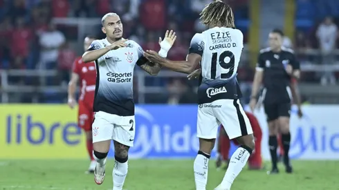 Corinthians em partida contra o América de Cali - Foto: Gabriel Aponte/Getty Images