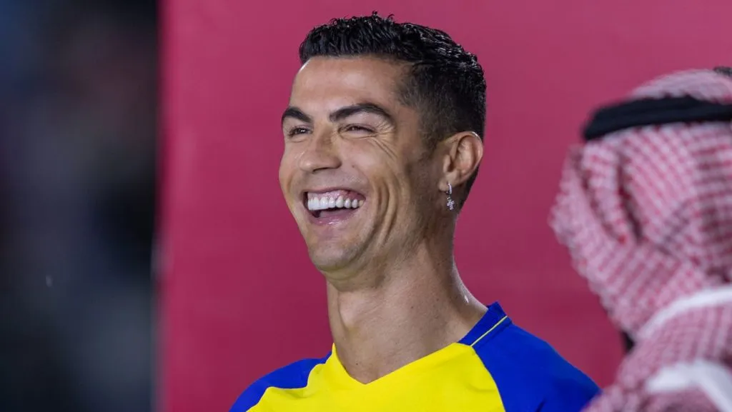 Foto: Yasser Bakhsh/Getty Images – CR7 no Verdão foi tratado em tom de deboche por dirigentes.