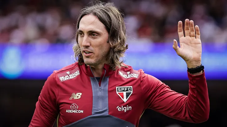 Luis Zubeldía técnico do São Paulo durante partida contra o Santos no estadio Morumbi pelo campeonato Brasileiro A 2025