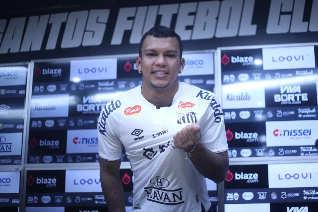 Veron durante apresentação no Peixe. Foto: Reinaldo Campos/AGIF