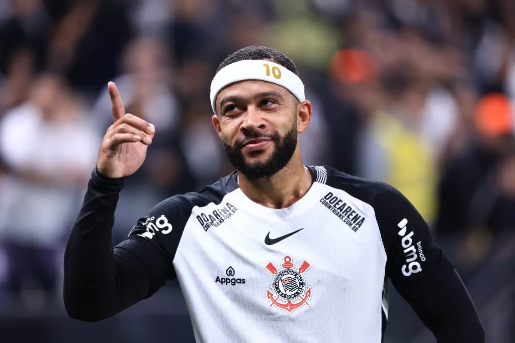 Memphis marcou o gol solitário do Timão no jogo. Foto: Marcello Zambrana/AGIF