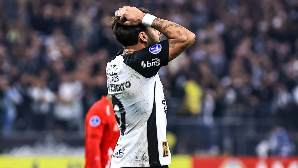 Yuri Alberto lamentando. Foto: Fabio Giannelli/AGIF