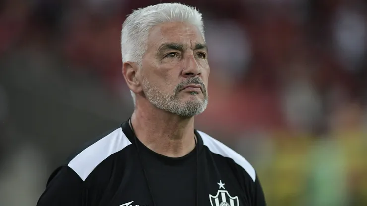 Omar De Felippe durante partida entre Flamengo e Central Córdoba, no Maracanã, pela Libertadores 2025