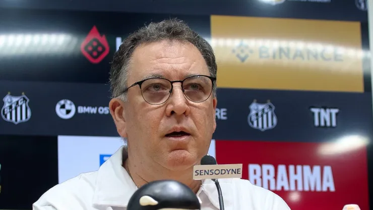 - Presidente Marcelo Teixeira durante coletiva no Santos