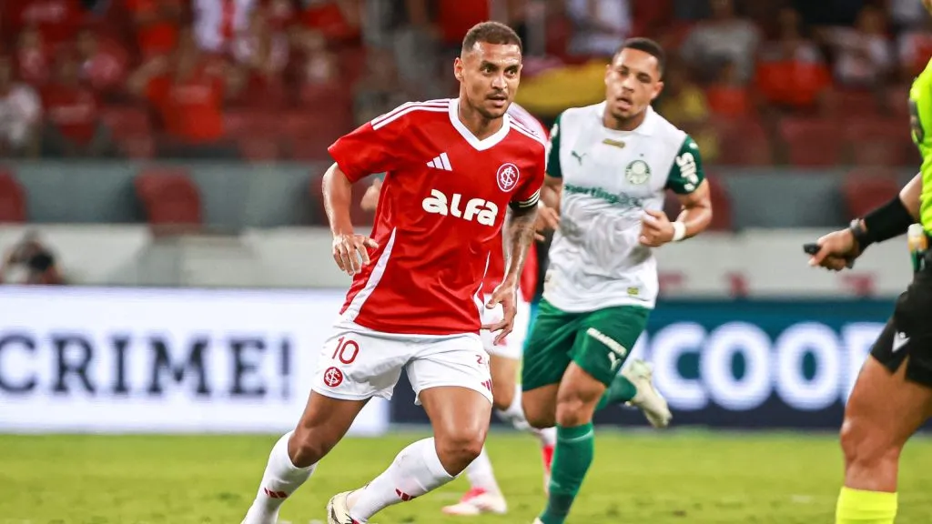 Alan Patrick no Internacional. Foto: Maxi Franzoi/AGIF