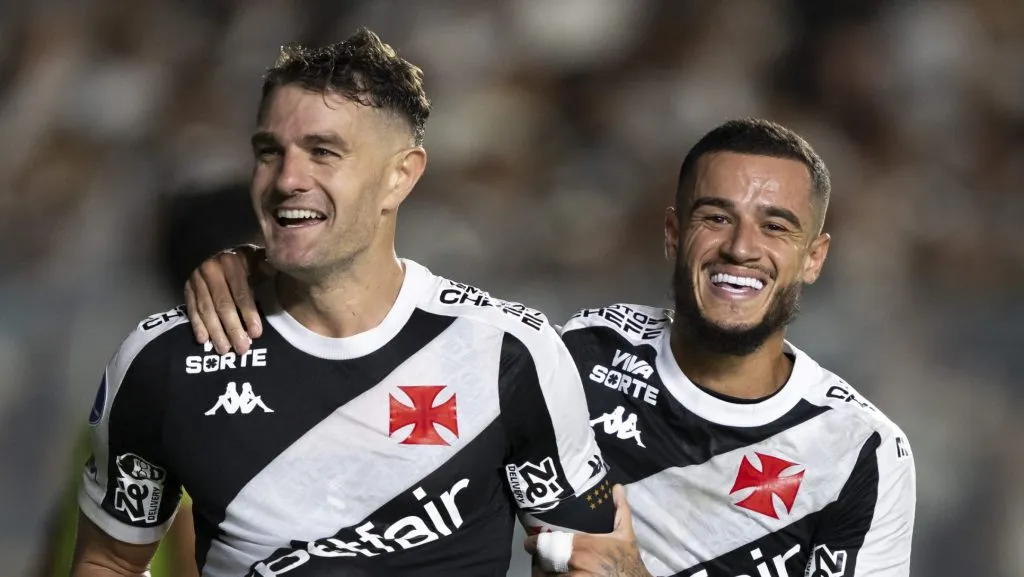Coutinho e Vegetti no Vasco. Foto: Jorge Rodrigues/AGIF