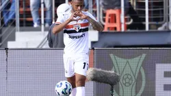 André Silva jogador do São Paulo comemora seu gol durante partida contra o Santos no estádio Morumbi pelo campeonato Brasileiro A 2025. Foto: Marcello Zambrana/AGIF