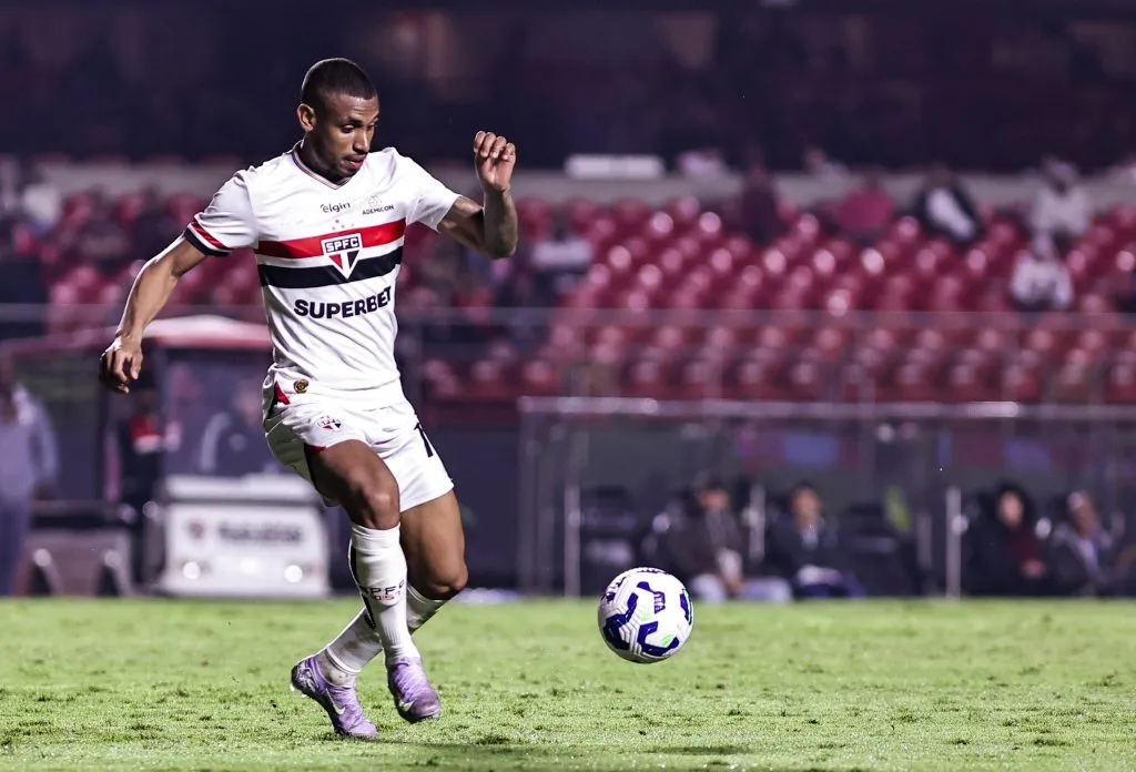 SP – SAO PAULO – 02/05/2025 – BRASILEIRO A 2025, SAO PAULO X FORTALEZA – Andre Silva jogador do Sao Paulo durante partida contra o Fortaleza no estadio Morumbi pelo campeonato Brasileiro A 2025. Foto: Fabio Giannelli/AGIF