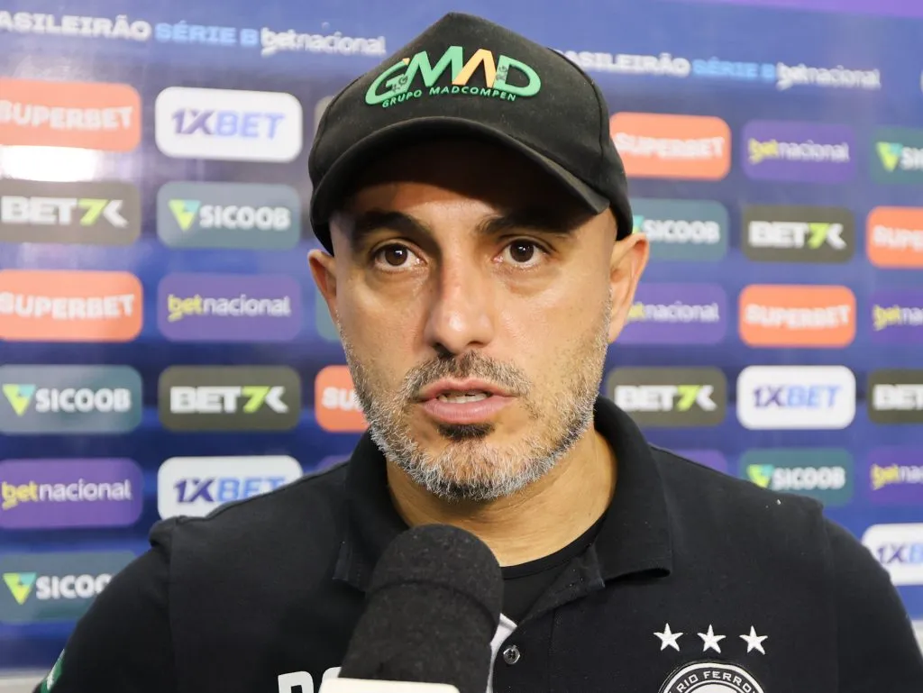 AM – MANAUS – 18/09/2024 – BRASILEIRO B 2024, AMAZONAS X OPERARIO – Rafael Guanaes, ex-tecnico do Operario durante partida contra o Amazonas no estadio Arena da Amazonia pelo campeonato Brasileiro B 2024. Foto: Antonio Pereira/AGIF