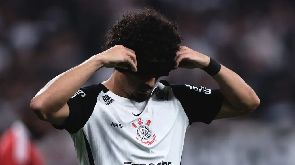 Foto: Ettore Chiereguini/AGIF – André Ramalho foi titular contra o América de Cali e não convenceu.