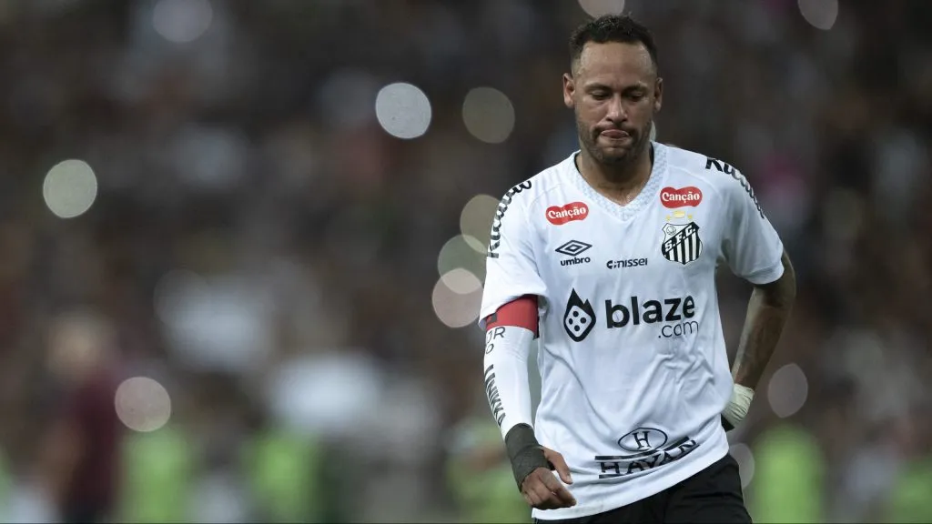 Neymar durante partida contra o Fluzão. Foto: Jorge Rodrigues/AGIF