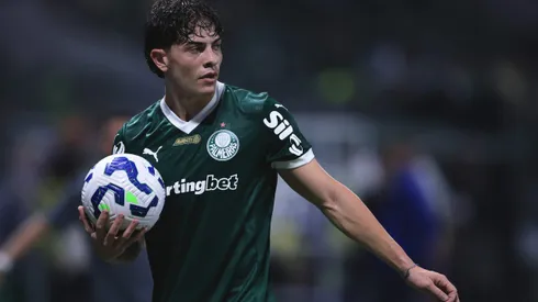 SP - SAO PAULO - 27/04/2025 - BRASILEIRO A 2025, PALMEIRAS X BAHIA - Agustin Giay jogador do Palmeiras durante partida contra o Bahia no estadio Arena Allianz Parque pelo campeonato Brasileiro A 2025. Foto: Ettore Chiereguini/AGIF