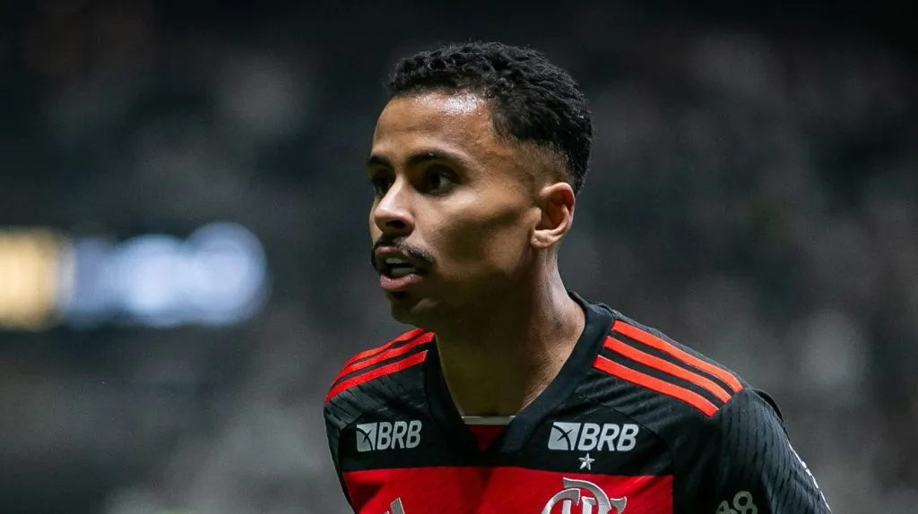 Allan, volante do Flamengo.