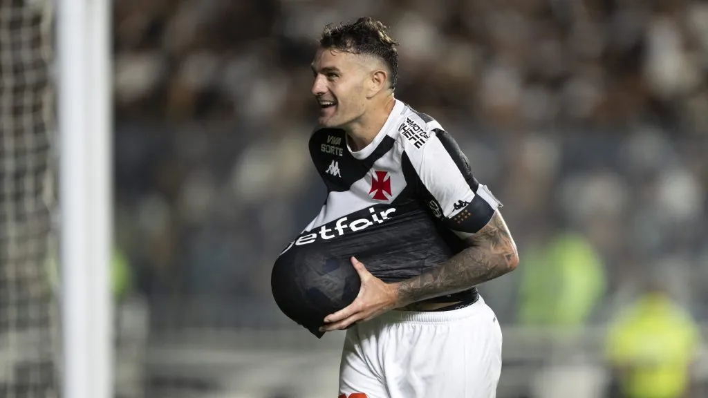 Vegetti celebra gol marcado diante do Puerto Cabello-VEN, pela Copa Sul-Americana. Foto: Jorge Rodrigues/AGIF.