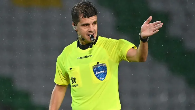 Andrés Cunha, do Uruguai, ficará no VAR em jogo do Grêmio (Photo by Juan Barreto - Pool)