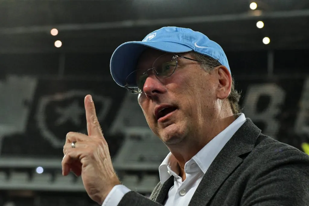 RJ – RIO DE JANEIRO – 18/04/2024 – BRASILEIRO A 2024, BOTAFOGO X ATLETICO-GO – John Textor presidente da SAF do Botafogo durante partida contra o Atletico-GO no estadio Engenhao pelo campeonato Brasileiro A 2024. Foto: Thiago Ribeiro/AGIF