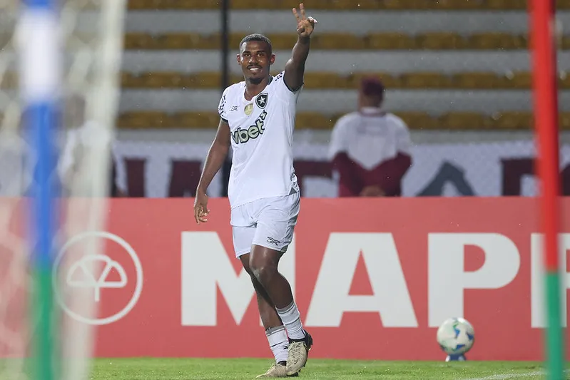 Cuiabano marcou o gol da vitória nos minutos finais do duelo contra o Carabobo. Foto: Vitor Silva/Botafogo