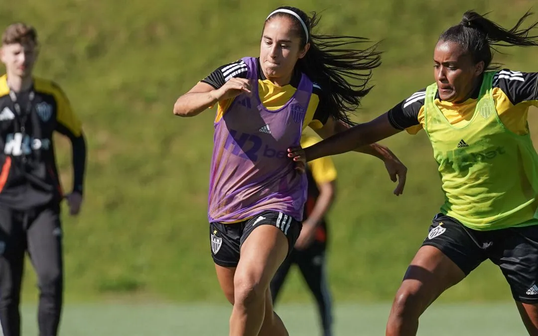 Carol Arbeláez, jogadora do Galo durante treino coletivo das Vingadoras. Foto: Divulgação/Atlético-MG