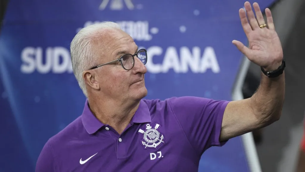 Dorival Jr. técnico do Corinthians durante partida contra o América de Cali – Foto: Alexandre Schneider/Getty Images