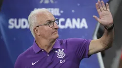 Dorival Jr. técnico do Corinthians durante partida contra o América de Cali - Foto: Alexandre Schneider/Getty Images