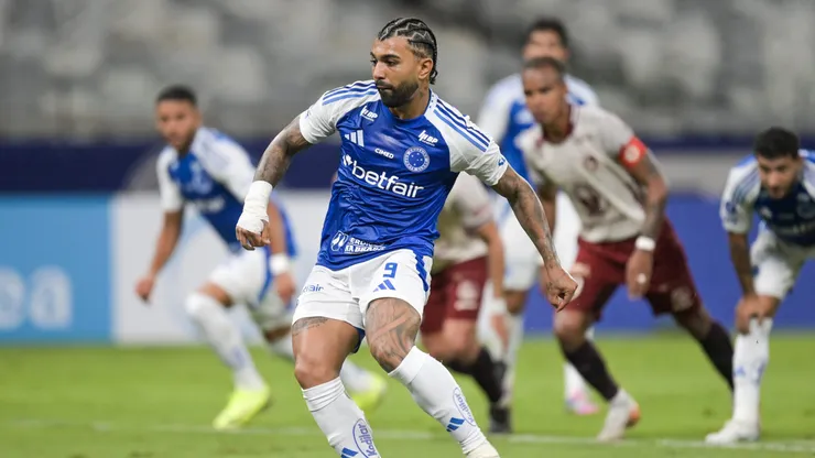Gabigol jogador do Cruzeiro durante partida contra o Mushuc Runa - Foto: Pedro Vilela/Getty Images