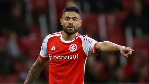 Bruno Tabata em ação pelo Internacional - Foto: Pedro H. Tesch/Getty Images