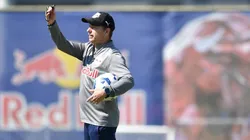 Fernando Seabra, técnico do Bragantino conduziu os treinos desta quarta-feira