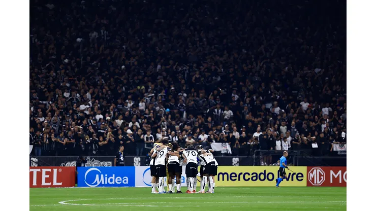 jogadores do Corinthians durante partida contra o America de Cali no estádio Arena Corinthians pelo campeonato Copa Sul-americana 2025. Foto: Marcello Zambrana/AGIF