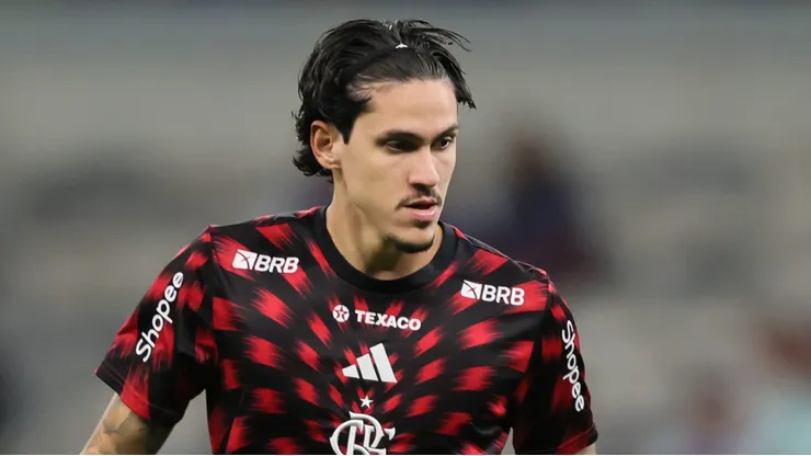 Pedro teve a situação explicada por Filipe Luís