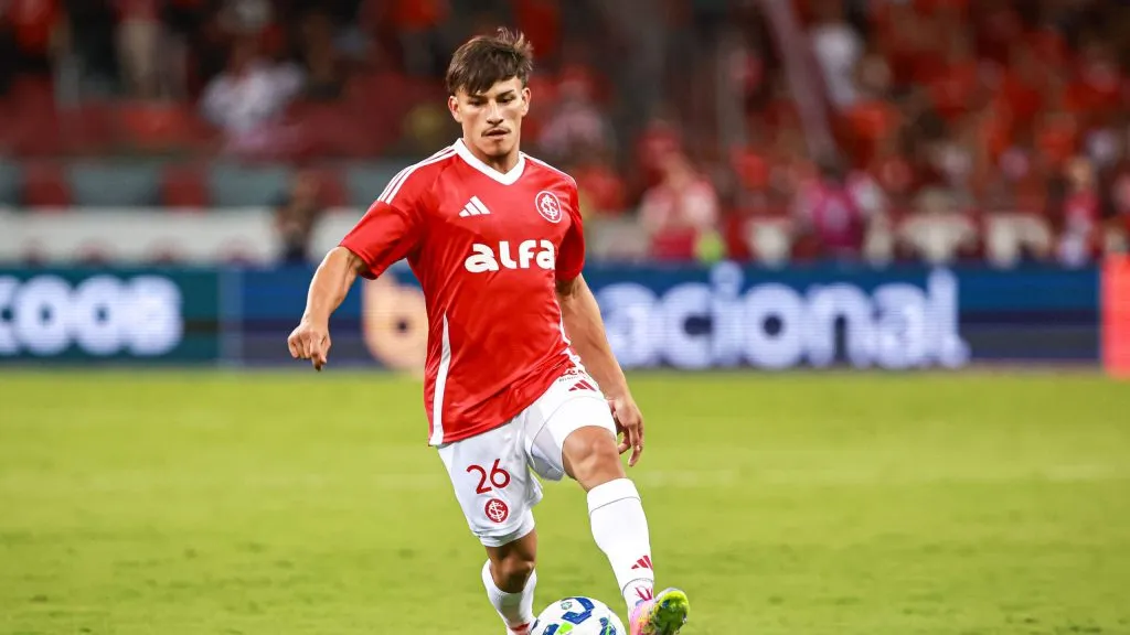 Bernabei pelo Internacional. Foto: Maxi Franzoi/AGIF