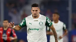 Paulinho durante partida na casa do Cerro