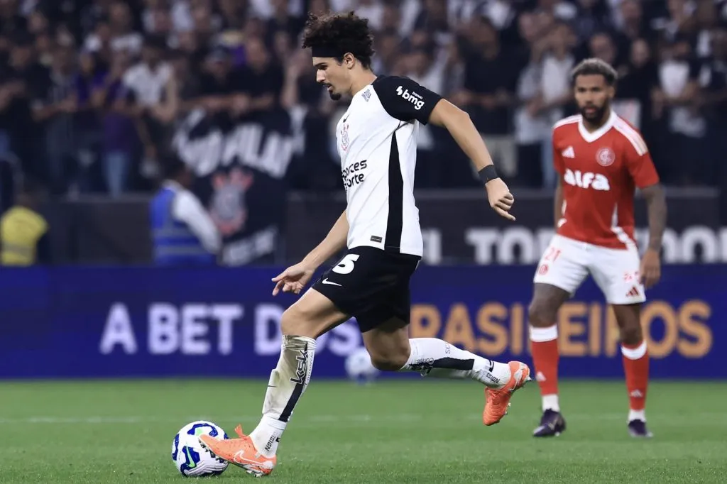 SP – SAO PAULO – 03/05/2025 – BRASILEIRO A 2025, CORINTHIANS X INTERNACIONAL – Andre Ramalho jogador do Corinthians durante partida contra o Internacional no estadio Arena Corinthians pelo campeonato Brasileiro A 2025. Foto: Marcello Zambrana/AGIF
