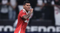 Aguirre jogador do Internacional comemora seu gol durante partida contra o Corinthians no estádio Arena Corinthians pelo campeonato Brasileiro A 2025.