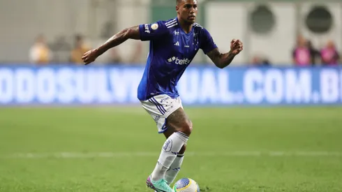 MG - BELO HORIZONTE - 06/11/2024 - BRASILEIRO A 2024, CRUZEIRO X FLAMENGO - Walace jogador do Cruzeiro durante partida contra o Flamengo no estadio Independencia pelo campeonato Brasileiro A 2024. Foto: Gilson Lobo/AGIF