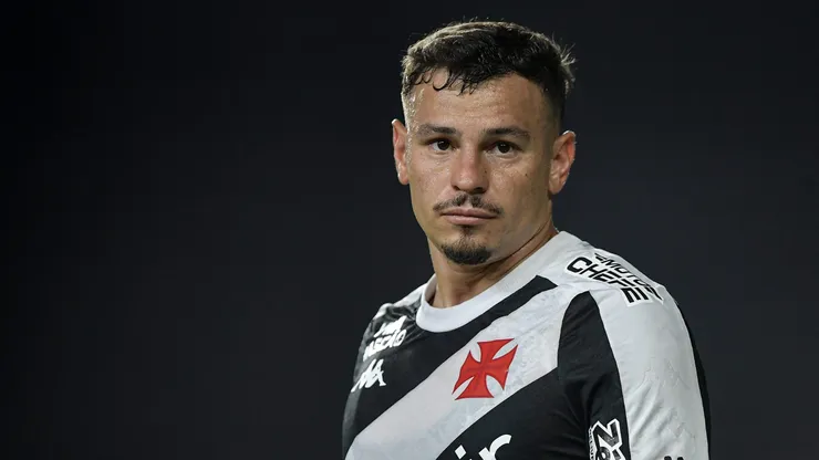 Hugo Moura é jogador do Vasco com mais erros defensivos. Foto: Thiago Ribeiro/AGIF