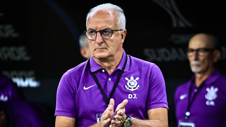 Dorival Jr. técnico do Corinthians durante partida contra o America de Cali no estádio Arena Corinthians pelo campeonato Copa Sul-americana 2025.