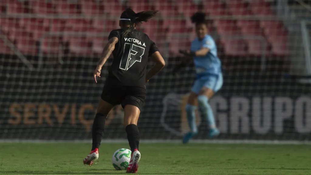 Vic Albuquerque jogadora do Corinthians durante partida contra o São Paulo no estádio Morumbi pelo campeonato Supercopa 2025. Foto: Anderson Romão/AGIF