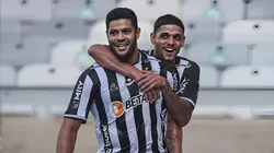 Hulk parabenizou, de longe, Rubens por belo gol em Iquique x Atlético - Foto: Pedro Souza/Atlético