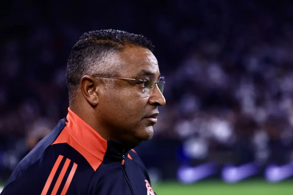 SP – SAO PAULO – 03/05/2025 – BRASILEIRO A 2025, CORINTHIANS X INTERNACIONAL – Roger Machado tecnico do Internacional durante partida contra o Corinthians no estadio Arena Corinthians pelo campeonato Brasileiro A 2025. Foto: Marcello Zambrana/AGIF