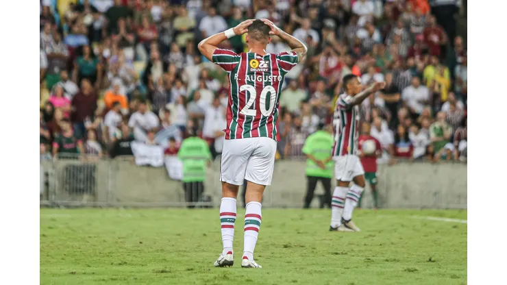 Renato Augusto jogador do Fluminense lamenta durante partida contra o Juventude no estádio Maracanã pelo campeonato Brasileiro A 2024. Foto: Thiago Vasconcelos Dos Santos/AGIF