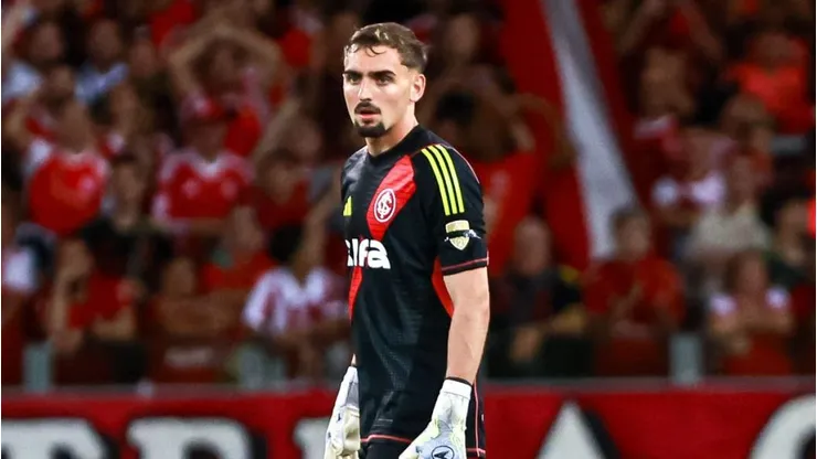 Anthoni em jogo pelo Internacional - Foto: Maxi Franzoi/AGIF