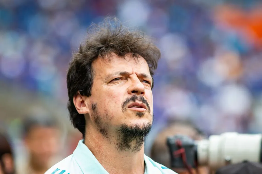 Fernando Diniz tem contrato com o Vasco exposto – Foto: Fernando Moreno/AGIF